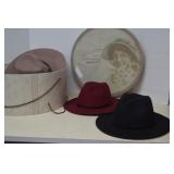 Hat Box W/ 3 Vintage Felt hats