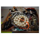 7 Lbs 5.2 Oz Of Wearable Costume Jewelry