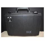 Pelican 1470 Case,One Latch Broken But Still
