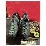 **CARRERA ROLLER SKATES & EXTRA WHEELS