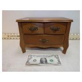 **VINT JEWELRY BOX W/CONTENTS
