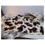 **LG PIECE OF FAUX FUR FABRIC