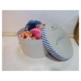 **5 VINT LADIES FANCY HATS IN HAT BOX