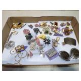 VINT COSTUME BROOCHES & MORE