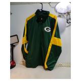 SIZE LG GREEN BAY PACKER ZIP UP JACKET