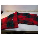 OVAL CHRISTMAS TABLECLOTH