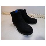 SIZE 5 WOMENS BOOTS LIKE NEW