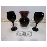 **VASE & 2 AMETHYST GLASSES