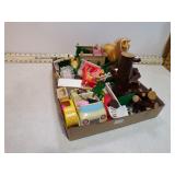 **VINT DOLL HOUSE FURNITURE & ACCESSORIES