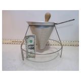 **VINT HAND RICER/MASHER