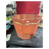 **WOODEN RED WOOD PLANTER