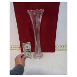 **MCM SWUNG GLASS VASE GLOWS