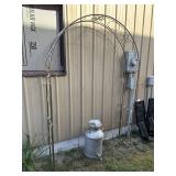 **LG METAL OUTDOOR ARCH