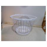 **LAUNDRY BASKET