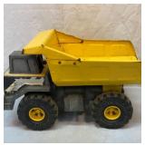 Large Tonka metal and plastic dump truck