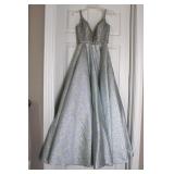 Beautiful Macduggal Size 4 Evening Gown