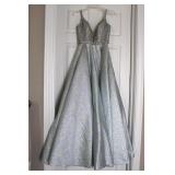 Beautiful Macduggal Size 4 Evening Gown