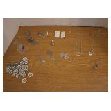 Lot of Necklaes & Earrings Lot of Necklaes & Earrings