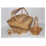 Vintage Picnic Basket handle need repair,