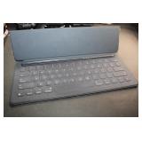 apple ipad pro keyboard folio case [ unsure of gen