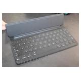 Apple ipad 2019 7/8th gen Smart folio case with ke