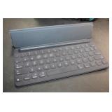 Apple ipad 2019 7/8th gen Smart folio case with ke