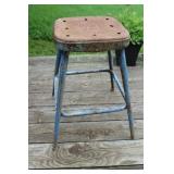 Metal Stool 22"