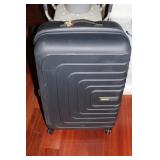 American Tourister Luggage 29 x 12 x 18