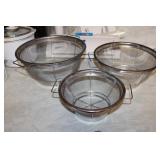 Lot of Strainers 8.10, 11 "
