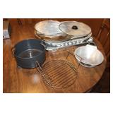 Mixed Lot of Trays,Pan Covers & Pots