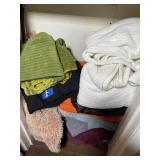 Large Mixed Lot of Blankets,Bath Rugs & Towels