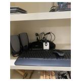 Keyboard, speakers and card readers lot