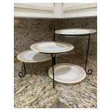 Décor 3-tier serving stand w/4-porcelain plates. P