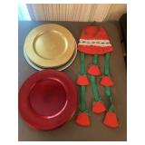 Vtg Hand-made Xmas Dï¿½cor & 8 Plate Chargers