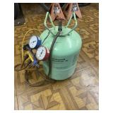 Honeywell Genetron R 22  Tank with Yellow Jacket M