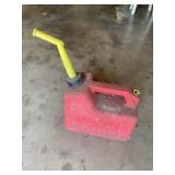 Plastic1 1/2 Gal Gas Can with1/2 Gal of Gas inside