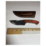 Fixed Blade Gut-Hook Knife ï¿½ Red/Green Handle ï¿½ Lh