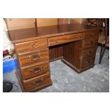 7 Drawer Desk