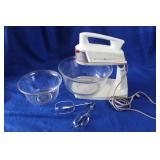 Vintage GE Mixer with GE Bowls and Paddles
