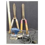 2 PAIRS OF PRUNERS, RYOBI SANDER