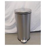 METAL TRASH CAN WITH INSERT