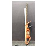 BLACK & DECKER HEDGE TRIMMERS