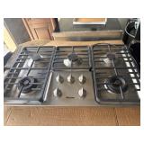 Miele KM 3475G 36' 5-Burner Stainless Steel Gas...