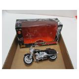 HARLEY-DAVIDSON - 1:18 Scale Die Cast Motorcycle -