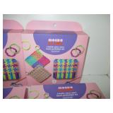 LOt - Mondo Llamo Loom Create Your Own Potholders