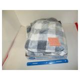 48' x 48' Reversible Throw Blanket