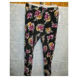 NEW WOMENS FLORAL LEGGINGS LARGE BOBBIE BROOKS