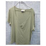 NEW WOMENS XXL TOP BY UNIVERSAL THREADS