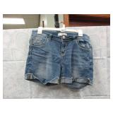 NEW WOMENS JEAN SHORTS 13 BY NO BOUNDARIES