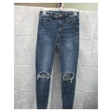 NEW WOMENS AMERICAN EAGLE JEANS SIZE 4